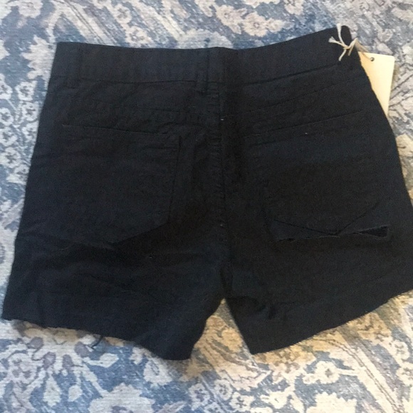 Black shorts-medium - Picture 3 of 3